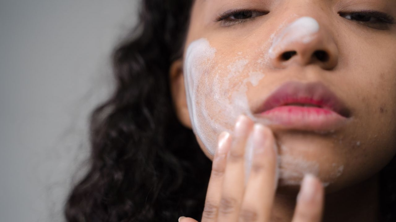Best Face Wash For Oily Skin: How To Choose A Barrier-Friendly Cleanser
