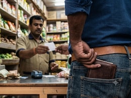Could The Way You Carry Your Wallet Be Triggering Nerve Problems?
