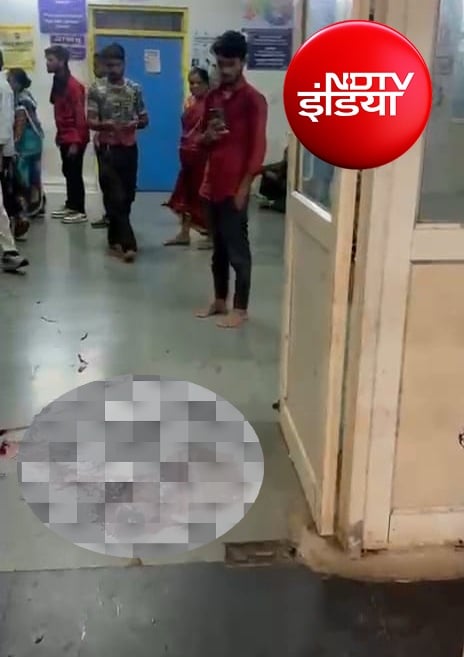 Vidisha District Hospital: गेट पर हो गई डिलेवरी मासूम को नहीं मिली लंबे समय तक मदद Vidisha District Hospital: गेट पर हो गई डिलेवरी मासूम को नहीं मिली लंबे समय तक मदद