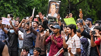 Govt Orders Suspension Of Mobile Internet Services Near Jantar Mantar Until 12 AM