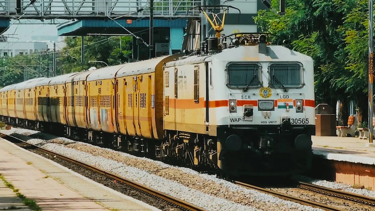 Mumbai-Pune Passengers, Beware: Deccan Queen, Pune Intercity SF Among Trains Cancelled Till July 17
