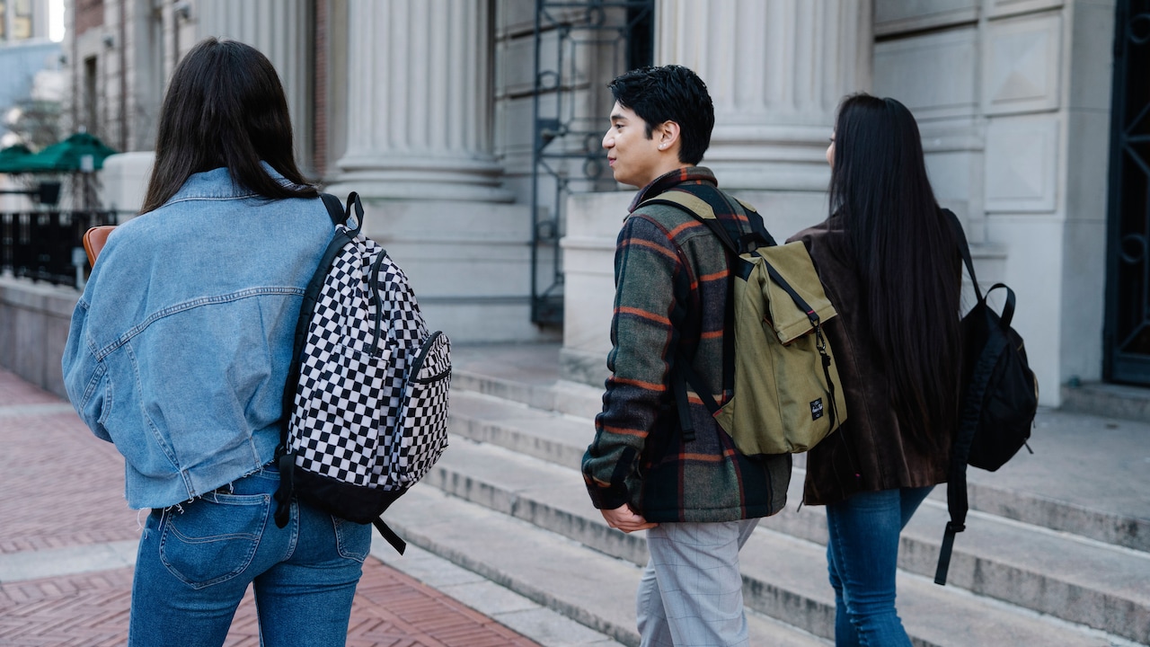 Budget-friendly backpacks under ₹2000, perfect for college, work, travel, and hikes Budget-friendly backpacks under ₹2000, perfect for college, work, travel, and hikes