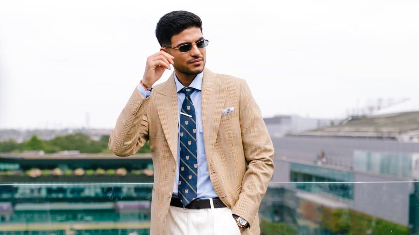 विंबलडन में गिल अपने आउटफीट को लेकर चर्चाओं में आ गए हैं. विंबलडन में गिल अपने आउटफीट को लेकर चर्चाओं में आ गए हैं.