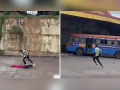 कर्नाटक: बैग से निकाला धारदार हथियार और फिर... बस के इंतजार में खड़ी युवती पर सरेआम हमला