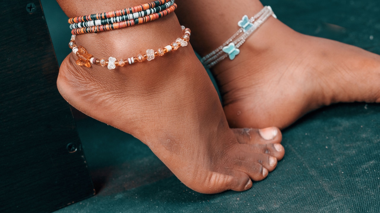 Minimal anklets you can wear everyday Minimal anklets you can wear everyday