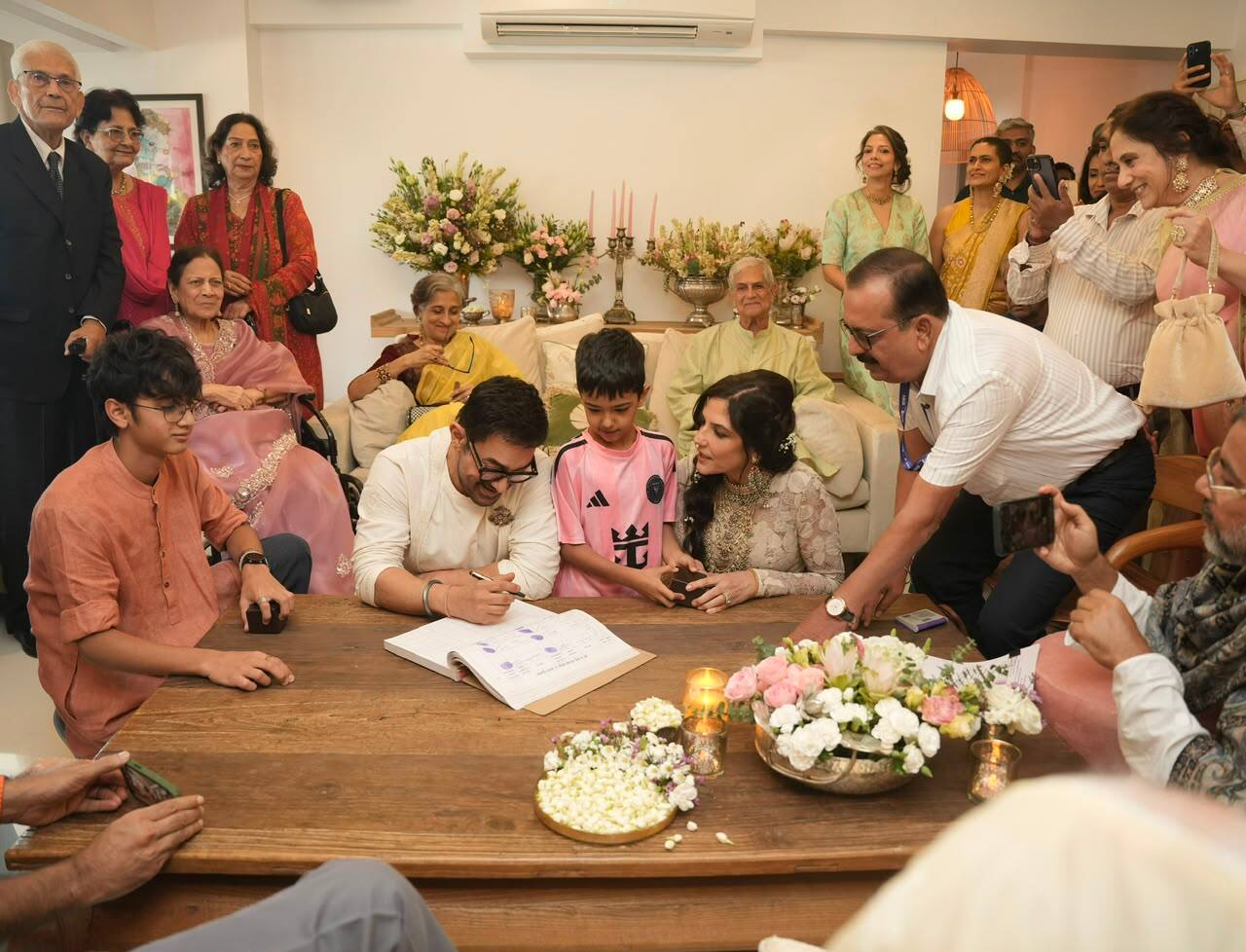 Aamir Khan-Gauri Get Married At Mumbai Home, First Pic Of Newlyweds Out
