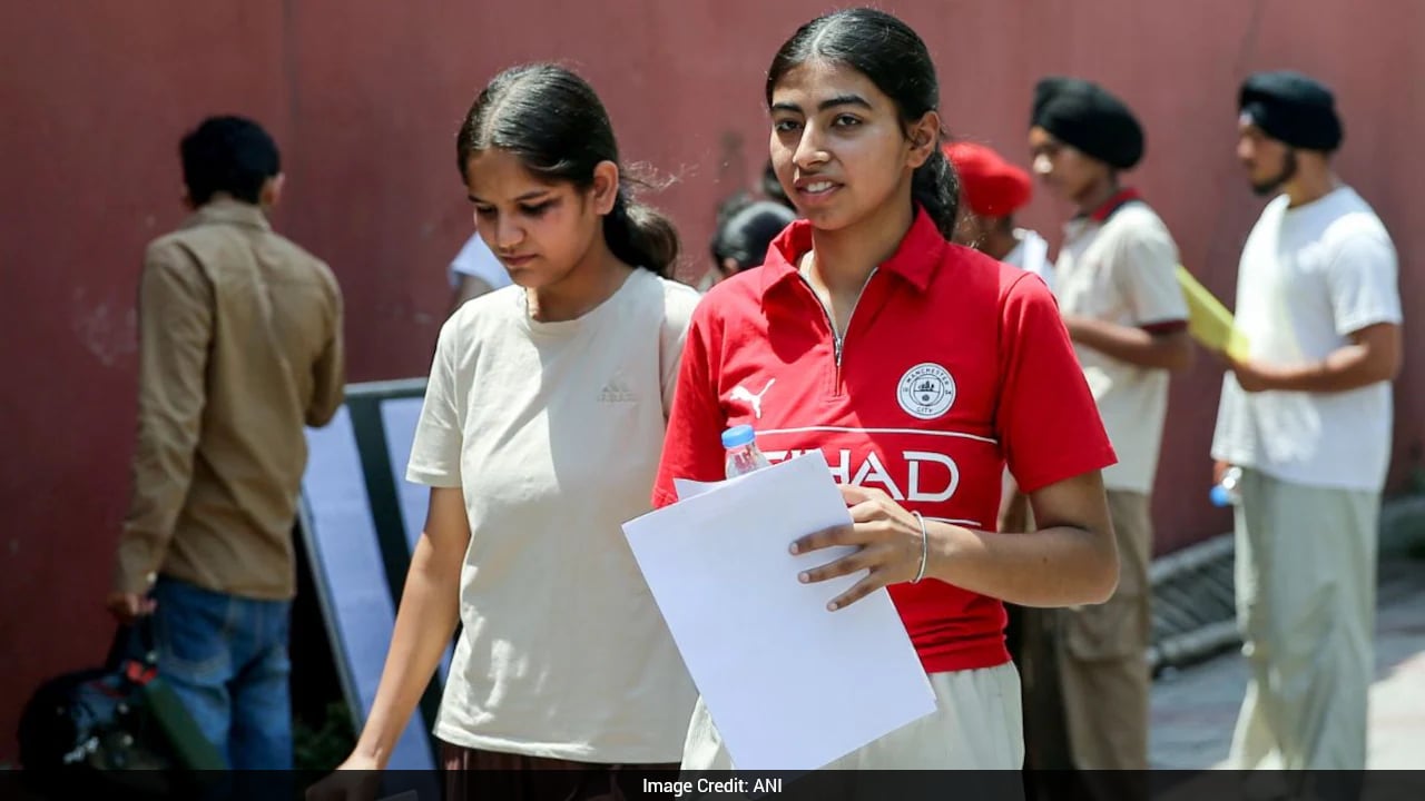 NEET Result Dispute: Maharashtra Student Challenges 95-Score Card In Court, Says He Scored 522