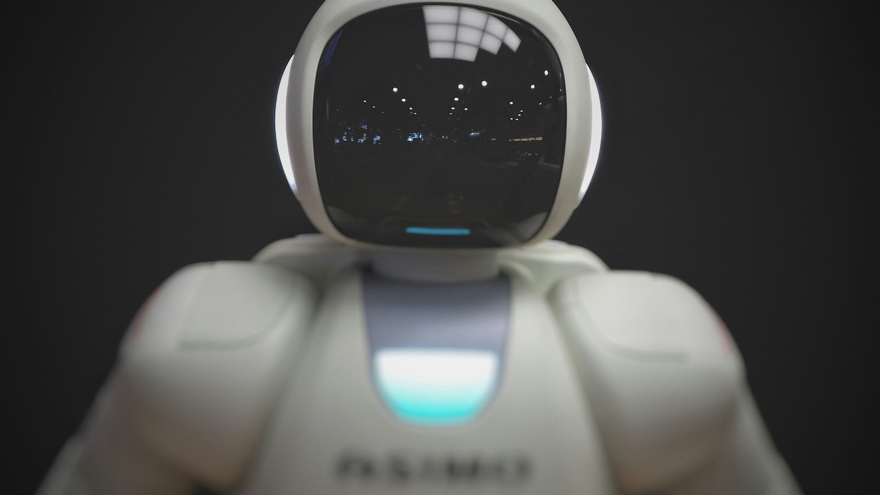 US Bans Chinese Humanoid Robots That Musk Called Tesla’s Biggest Rivals