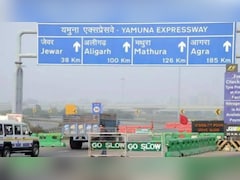 यमुना एक्सप्रेस वे टोल पर किसानों को फ्री निकलने की बनी सहमति, 9 जुलाई को होगा अंतिम फैसला