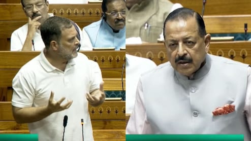 विपक्ष के हंगामे के बीच लोकसभा में एंटी पेपर लीक बिल और राज्यसभा में वंदे मातरम बिल पास