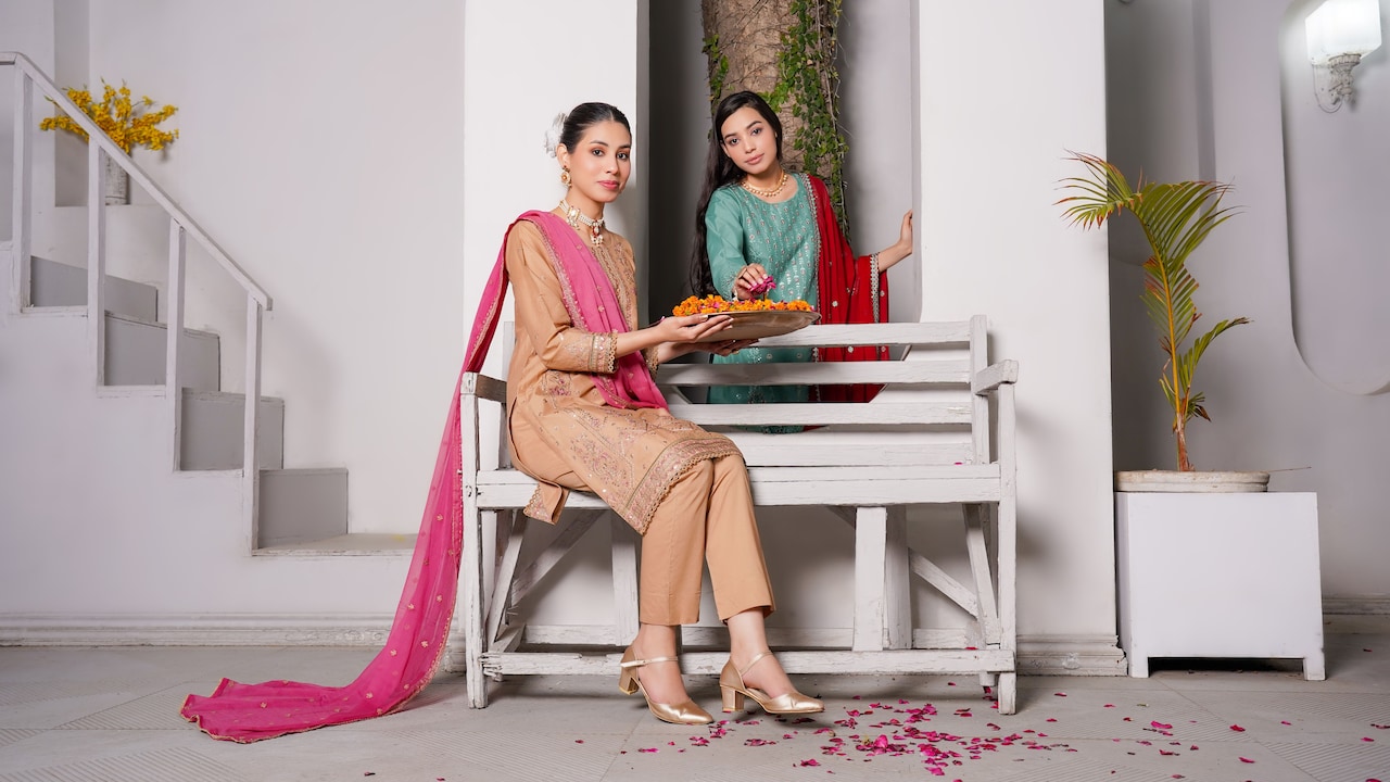 How To Dress Up A Cotton Kurta Set For Festive And Family Gatherings How To Dress Up A Cotton Kurta Set For Festive And Family Gatherings