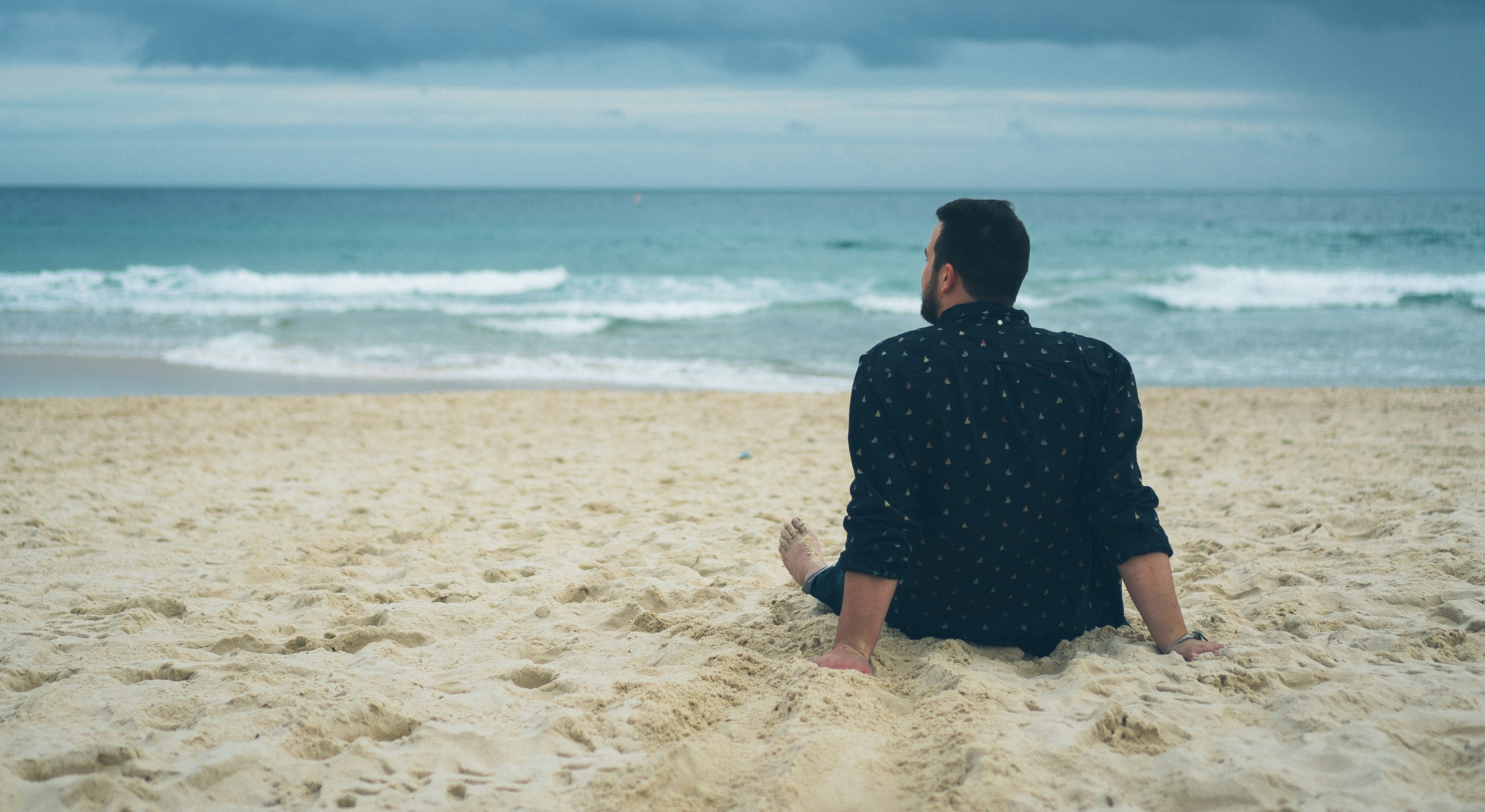 Man 'Shocked' To Learn He Was Laid Off While on Vacation, Internet Reacts