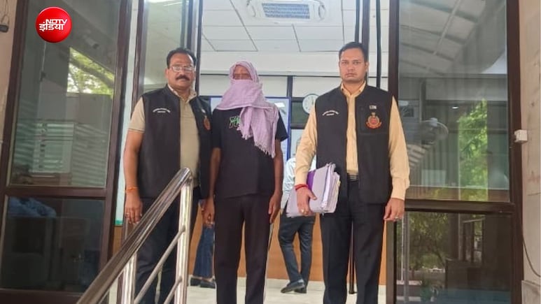 विदेश में नौकरी लगवाने के नाम पर दिल्ली में ठगी करने वाले नोएडा जाकर बन गया ज्योतिषी, आखिर पकड़ा गया
