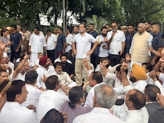 पीएम आवास के बाहर जारी रहेगा राहुल-प्रियंका का धरना, रात भर रुकने का प्लान