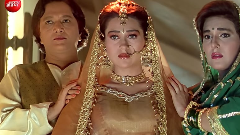 हर शादी की शान बना करिश्मा कपूर का 30 साल पुराना गाना, 6 मिनट के सॉन्ग को उदित नारायण ने बनाया ब्लॉकबस्टर