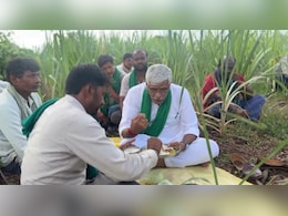वीआईपी प्रोटोकॉल छोड़ खेत में बैठ गए केंद्रीय मंत्री शेखावत, किसानों के साथ भोजन का वीडियो वायरल