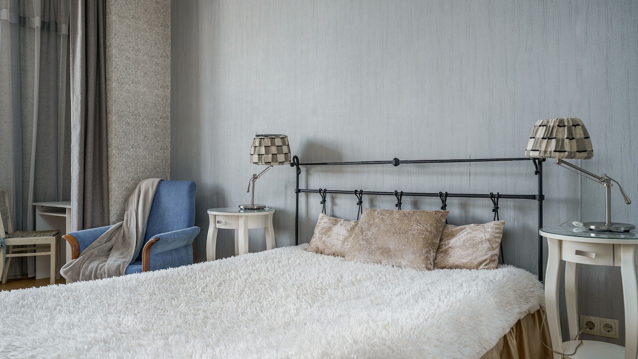 Why Metal Beds Start Rusting And How To Protect The Frame In Humid Homes Why Metal Beds Start Rusting And How To Protect The Frame In Humid Homes