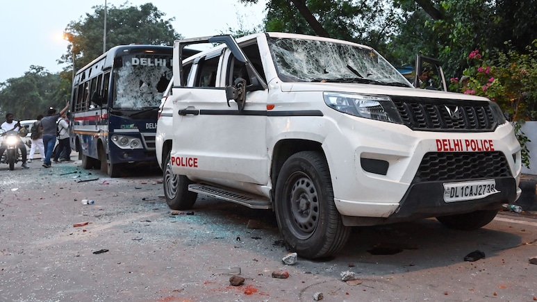 Delhi Violence:मोठी बातमी! दिल्लीतील हिंसक आंदोलनात पाकिस्तानचा हात? 70 जण पोलिसांच्या ताब्यात, खळबळजनक खुलासा