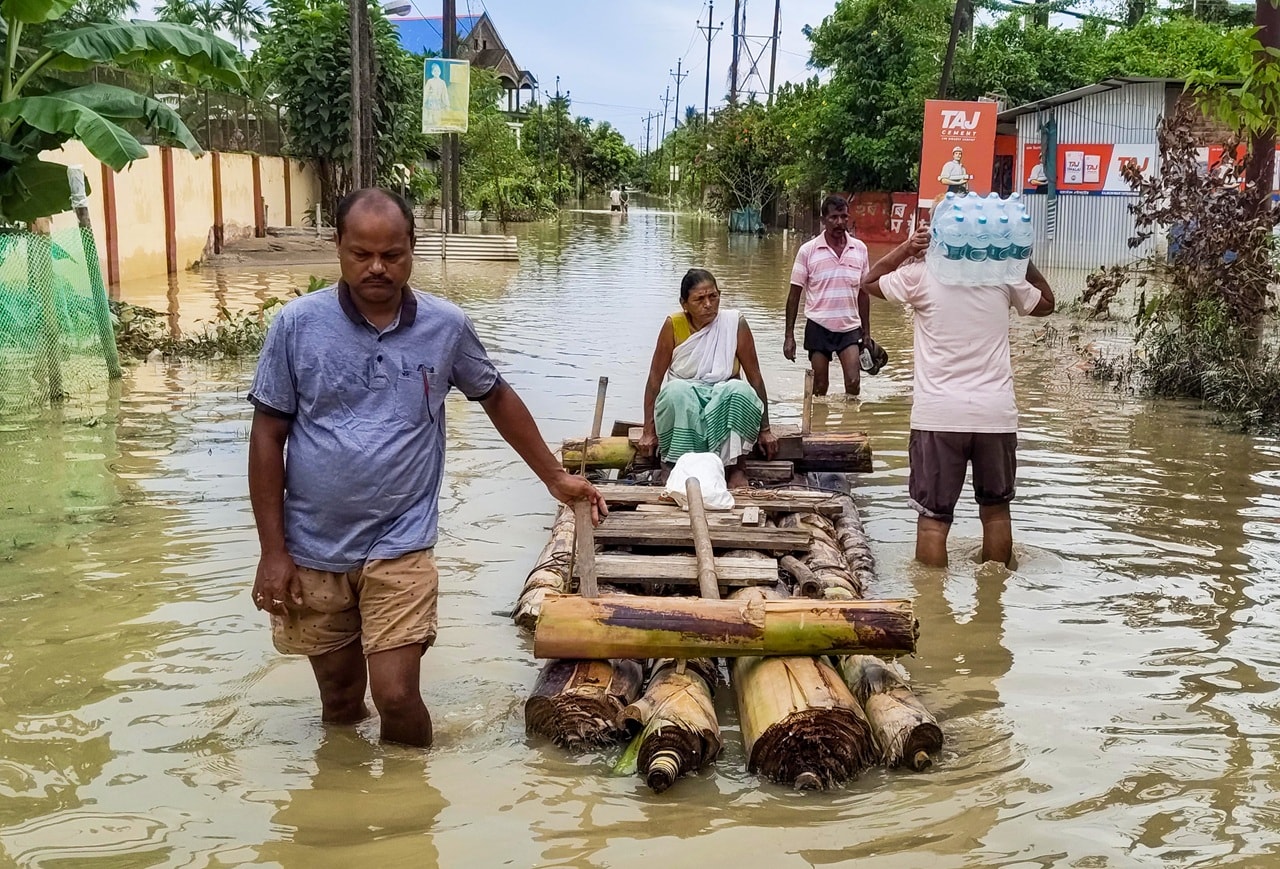 Assam Floods: बचाव कार्य जारी