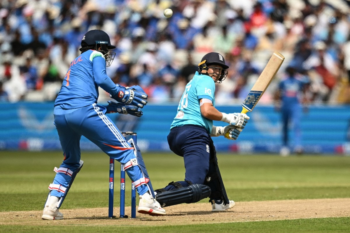 1st ODI Live: England's Comeback Stuns India; Dawson, Root Slam Fifties