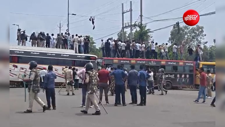 भोपाल में किसानों का हल्ला बोल: बसों पर चढ़े प्रदर्शनकारी, CM हाउस मार्च से पहले हाई वोल्टेज ड्रामा
