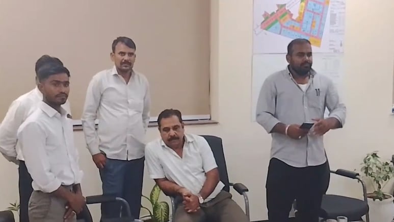 रिटायरमेंट से 20 दिन पहले घूस लेते RIICO यूनिट का हेड गिरफ्तार, 85 हजार रुपये लेते ACB ने दबोचा
