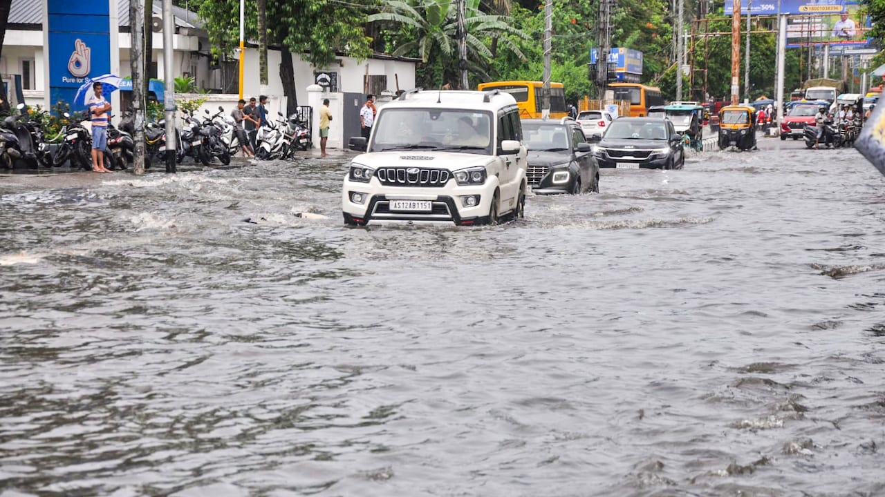 दिल्ली NCR से दूरी पर पूर्वांचल में झमाझम बारिश होगी, MP-छत्तीसगढ़ को भी भिगोएगा मॉनसून, जानें आज का मौसम