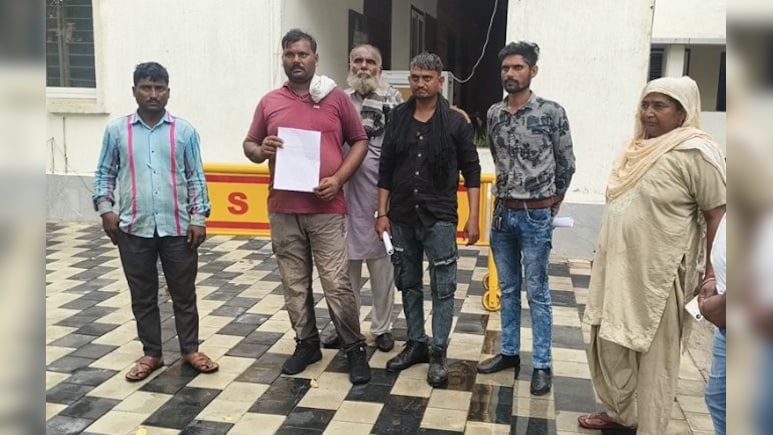 थाने में रिश्वतखोरी! पुलिसवालों ने व्यापारी को पीटा, 3.50 लाख रुपये किए गायब; दो आरक्षक निलंबित