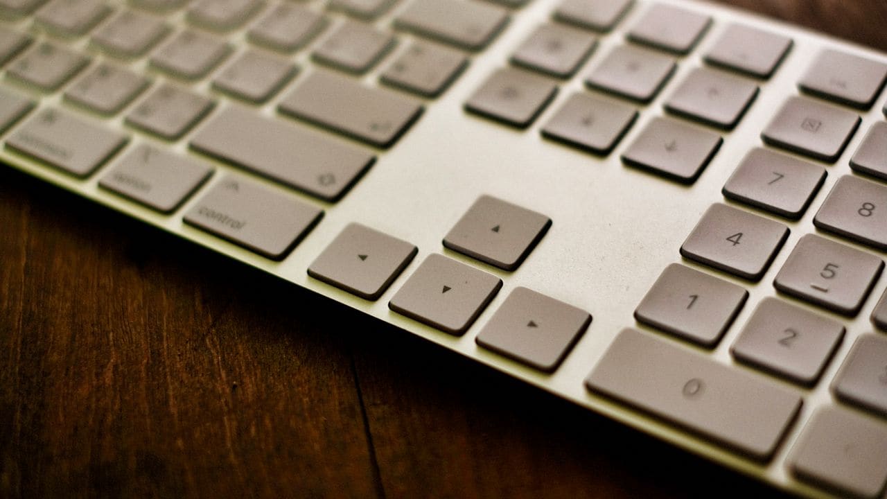 How To Choose A Wireless Keyboard Layout, Key Travel And Connection Types