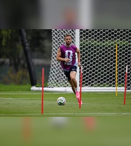 Jordan Henderson Returns To England Camp After Wrist Surgery Following Freak Injury In Mexico