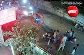 इटारसी में युवक की तलवार-चाकुओं से हत्या, अस्पताल के पास घेरकर किया हमला, CCTV आया सामने