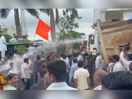 इंदौर में किसानों का हल्लाबोल: 800 ट्रैक्टरों के साथ रवाना हुए भोपाल, पुलिस ने वाटर कैनन और आंसू गैस से रोका
