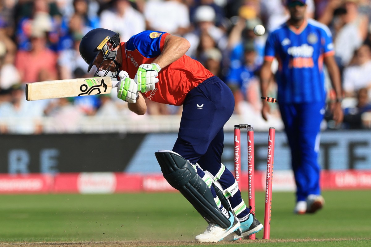 3rd T20I LIVE: Prince On Fire, Strikes Twice In As Many Overs To Derail England