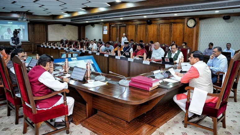 MP Cabinet Decision: हर शुक्रवार को जमीन पर उतरेंगे मंत्री और अफसर, कैबिनेट में बोले CM; जानें बैठक में कौन से लिए गए फैसले