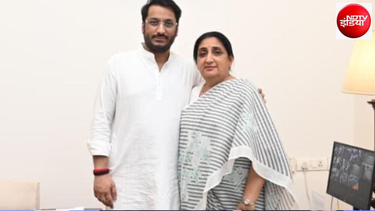 पार्थ पवार एनसीपी के संगठनात्मक मामलों में लगातार सक्रिय भूमिका निभा रहे हैं.