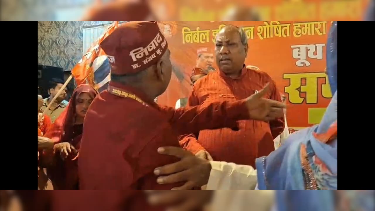 'दिमाग सही कर लो, नहीं तो सही कर दूंगा; काम तो तुम्हारा बाप भी करेगा', प्रदेश सचिव पर भड़के संजय निषाद