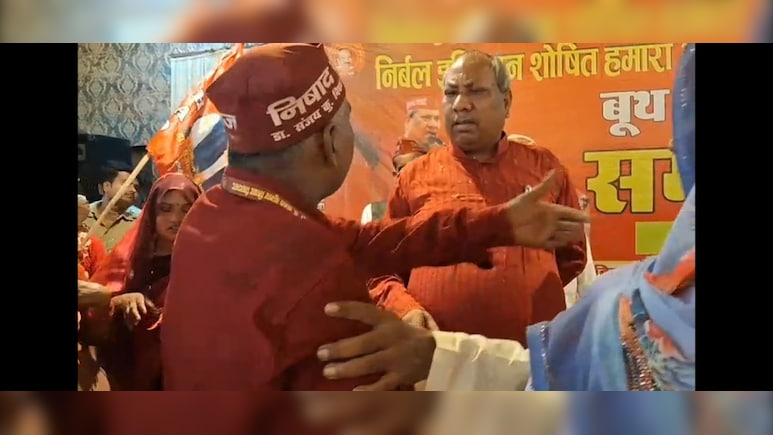 'दिमाग सही कर लो, नहीं तो सही कर दूंगा; काम तो तुम्हारा बाप भी करेगा', प्रदेश सचिव पर भड़के संजय निषाद