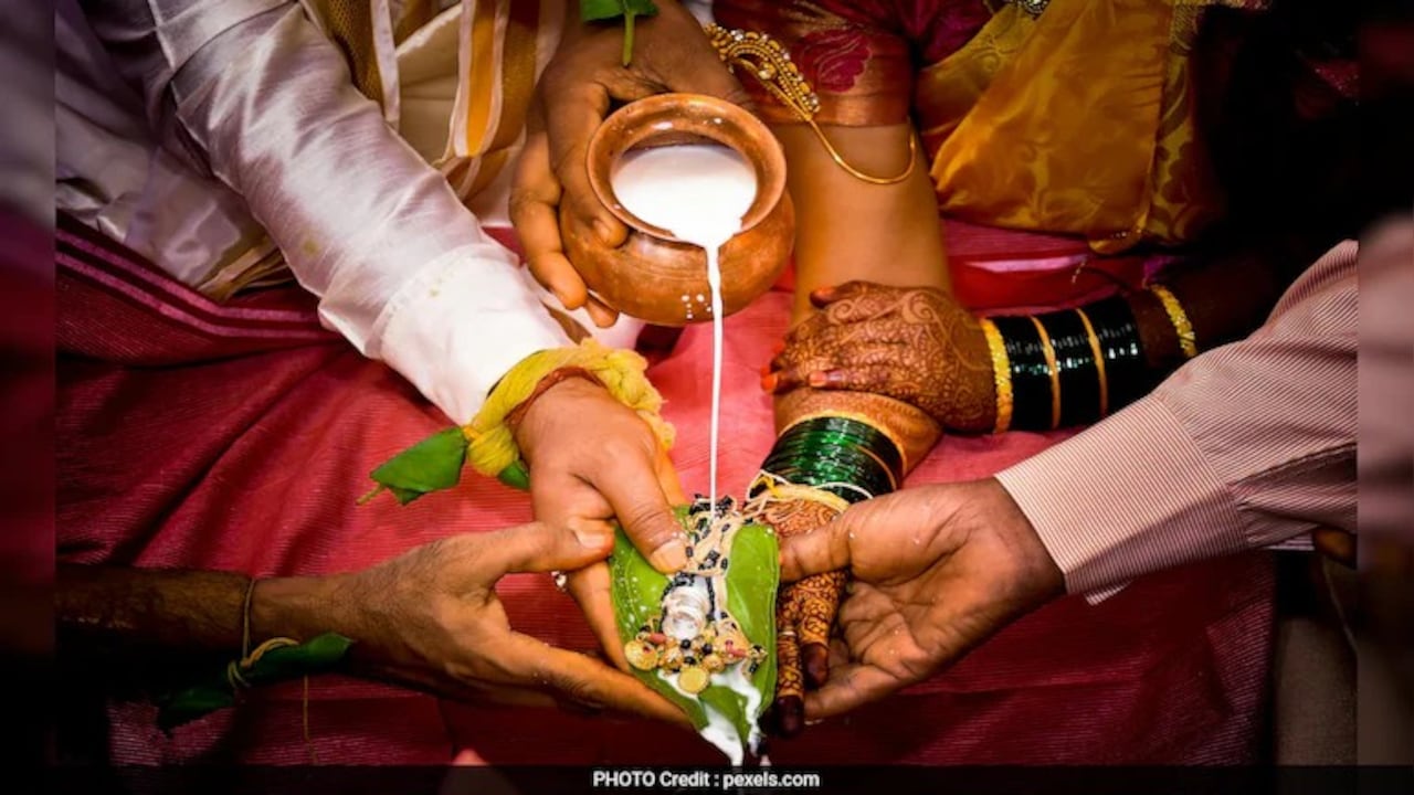 नहीं बनवाया है मैरिज सर्टिफिकेट, तो नहीं म‍िलेंगे ये फायदे, जान‍िए बनवाने का क्‍या है प्रोसेस