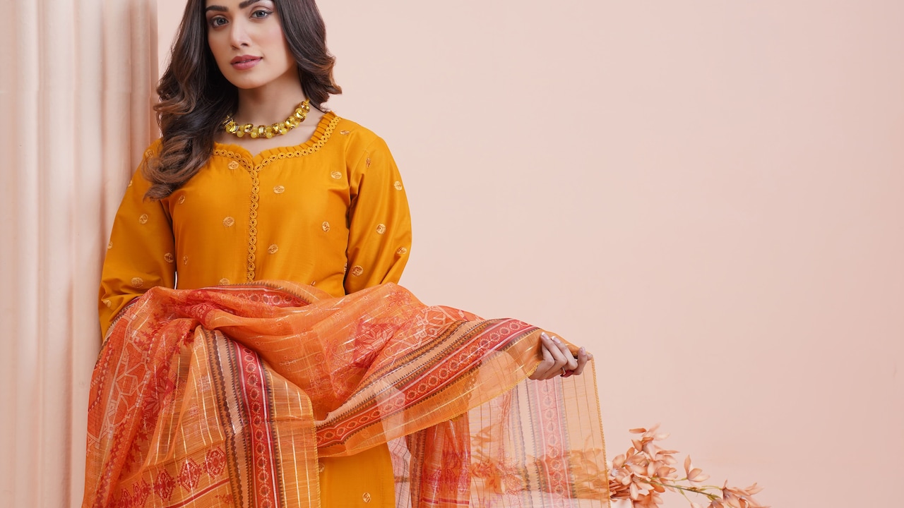 Printed Rayon Kurtas: How To Choose Patterns That Do Not Look Faded