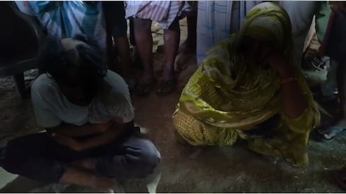 मोतिहारी में तालिबानी सजा! शादीशुदा प्रेमी-प्रेमिका का सिर मुंडवाकर जूतों की माला पहनाई, पूरे गांव में घुमाया