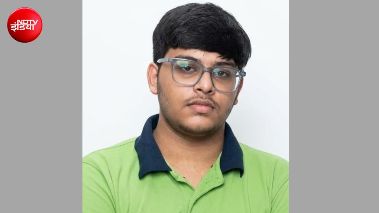 गांव का पहला डॉक्टर बनेगा AIR 4! NEET में नवादा के आयुष भालोटिया ने गाड़े झंडे