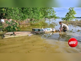 असम बाढ़: 78 मौतें, 550 गांव जलमग्न, 3 लाख लोग प्रभावित, भारी बारिश का अलर्ट