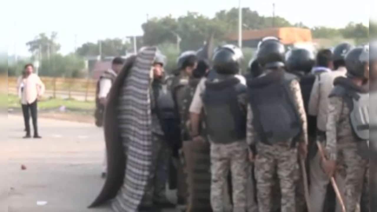 Mishras supporter pelted stones and blocked roads