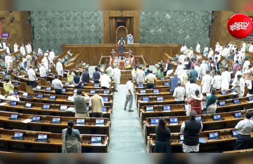 Monsoon session LIVE: संसद में आज हंगामे के आसार, राज्यसभा में पेपर लीक पर 2 बजे से शुरू होगी चर्चा