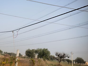 कोटा में हाईटेंशन लाइन का इंसुलेटर फटा, घरों में दौड़ा करंट, एक की मौत