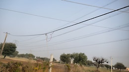 कोटा में हाईटेंशन लाइन का इंसुलेटर फटा, घरों में दौड़ा करंट, एक की मौत