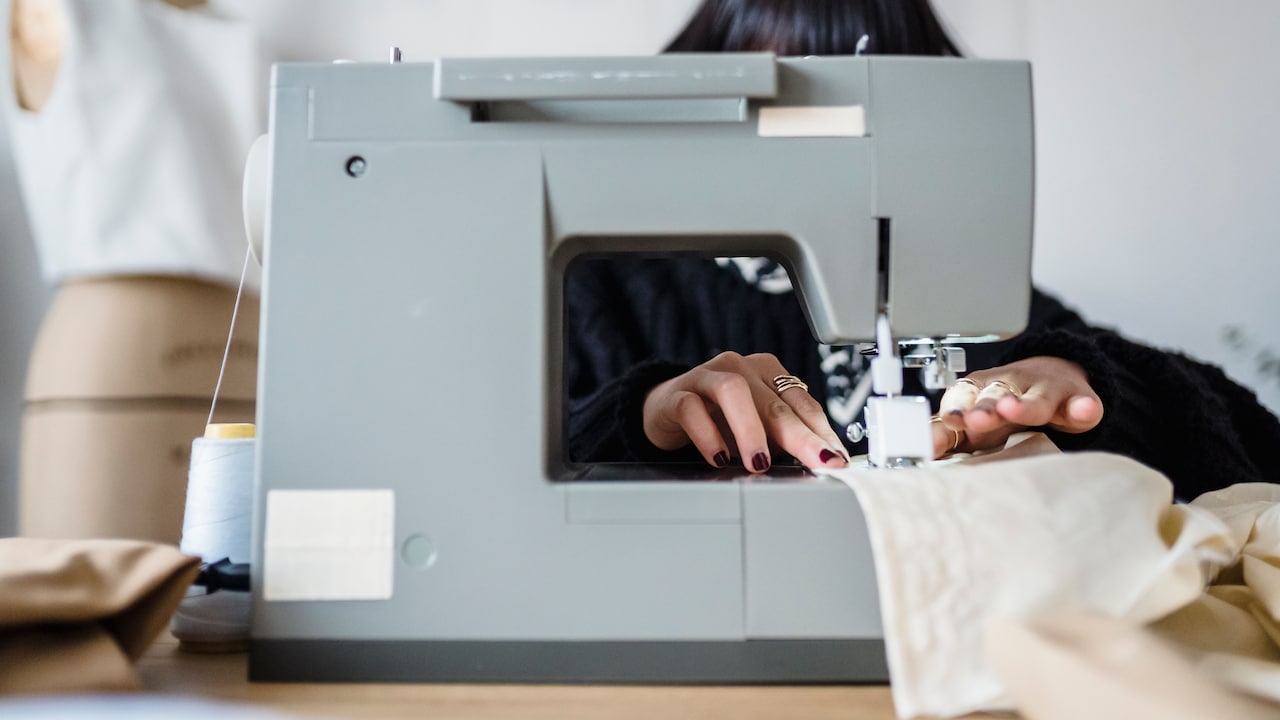 Mini Sewing Machines: Useful For Quick Fixes Or Too Weak For Real Work? Mini Sewing Machines: Useful For Quick Fixes Or Too Weak For Real Work?