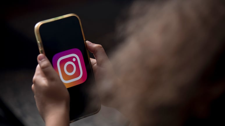 France Passes Bill To Ban Social Media For Children Under 15