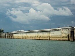 Mumbai Water Storage: मुंबईकरांनो पाणी जपून वापरा! धरणांमधील पाणीसाठ्याने चिंता वाढवली; धडकी भरवणारी आकडेवारी