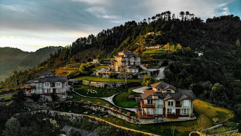 Just 1.5 Hours From Mussoorie, Kanatal Village Offers Unbelievable Himalayan Views Many Travellers Miss